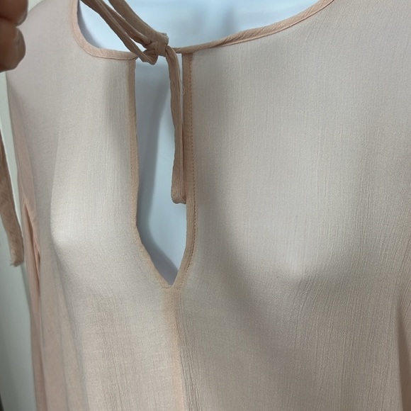 120. DKNY JEANS Peasant blouse, 100% rayon, mauve colored, ruffled wrist & waist - Picture 9 of 11